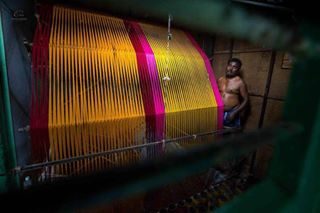 The precision and deftness of a hand-woven saree can be fully realised only when seen in person. The colors and crafts effortlessly seep into everyday scenes here. Our handloom village walks will evoke all your senses and will leave an indelible mark on you. .

DM for bookings!
.

Image- @amarramesh
.

#handloom #weaving #handloomsaree #warpandweft #pollachi #pollachipapyrus #travel #incredibleindia #enchantingtamilnadu #natgeotravellerindia #natgeoyourshot #lonelyplanetindia #discovertamilnadu #travelphotography #travelblog
#indiatravelgram #natgeotravellerindia 
#lonelyplanetindia 
#enchantingtamilnadu #instagood #instamood #travelgram #beautifuldestinations #goplayoutside #ilovetravel #instapassport #instatravel #stayandwander #travelawesome #traveldeeper #travelon #natgeotravel #travelandlife